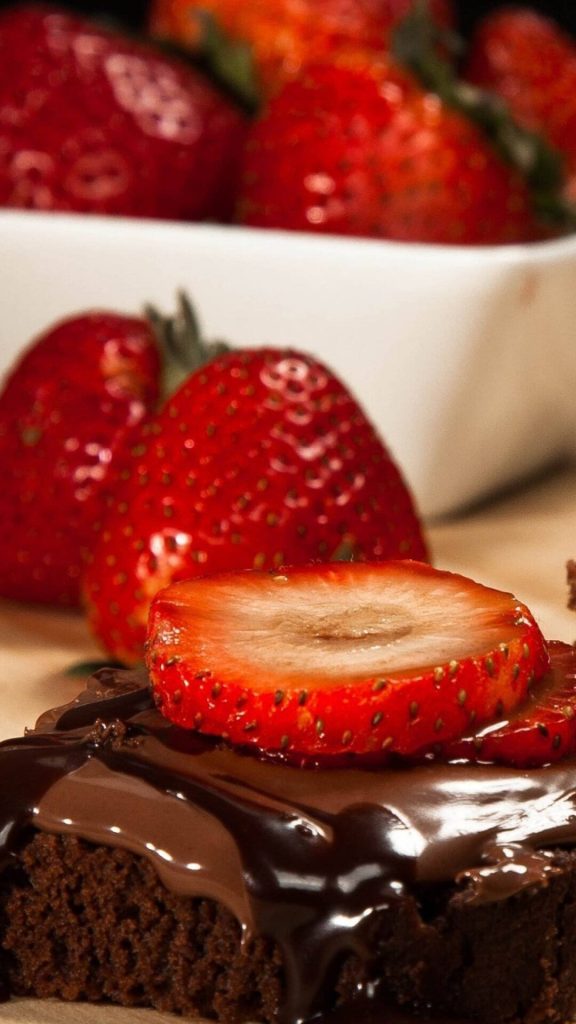 Elegant dessert strawberry wallpaper