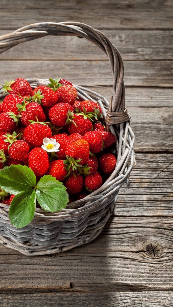 Harvest season strawberry wallpaper