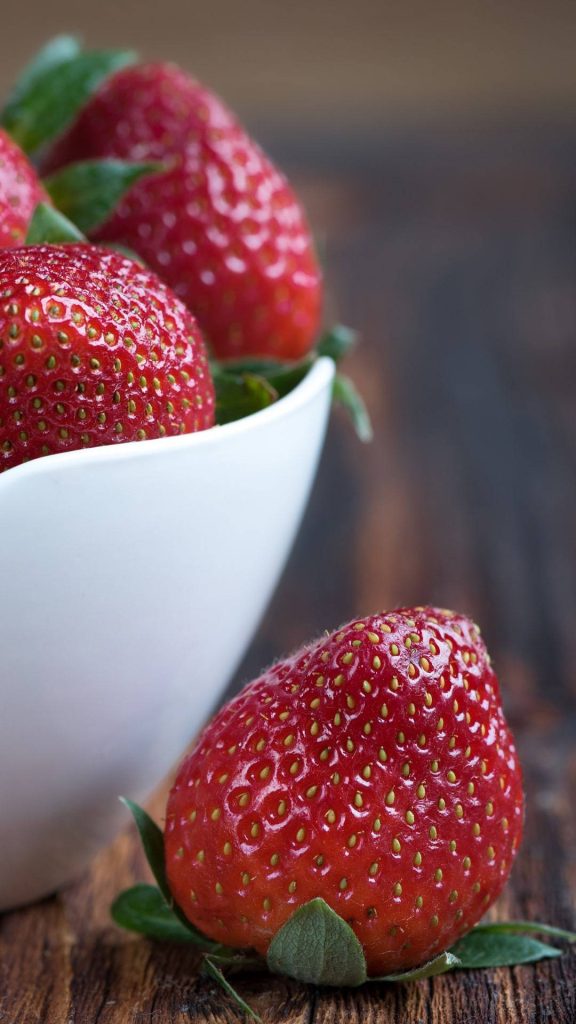 Lush strawberries strawberry wallpaper