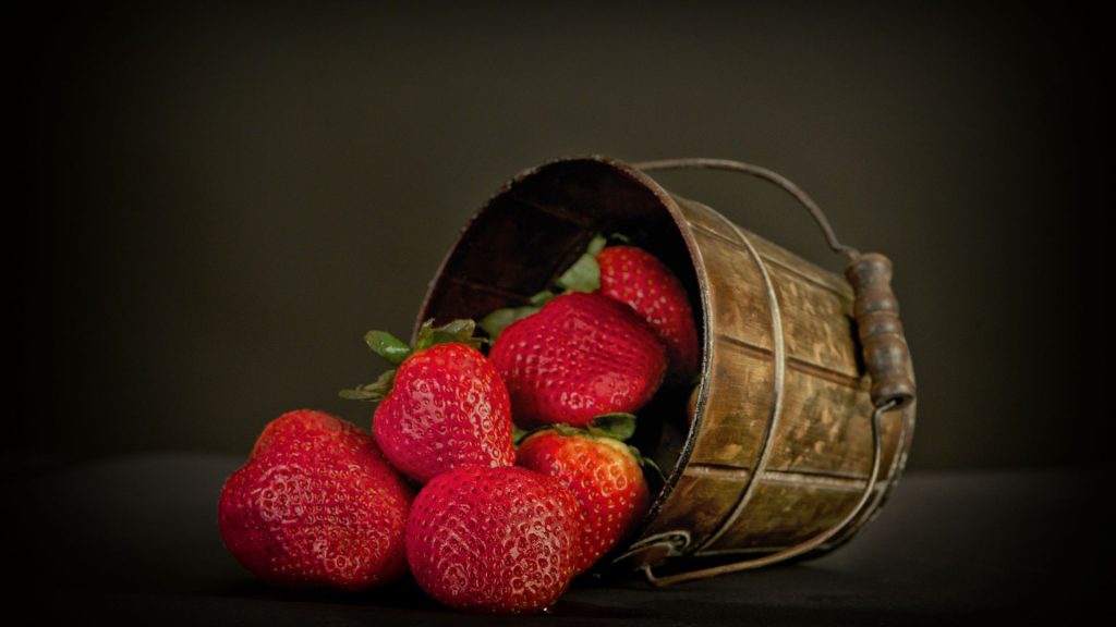 Pretty strawberry basket strawberry wallpaper for laptop