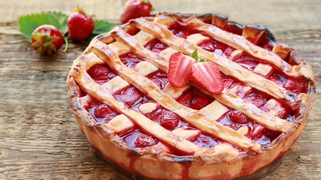 Strawberry baked pie_strawberry wallpaper for laptop