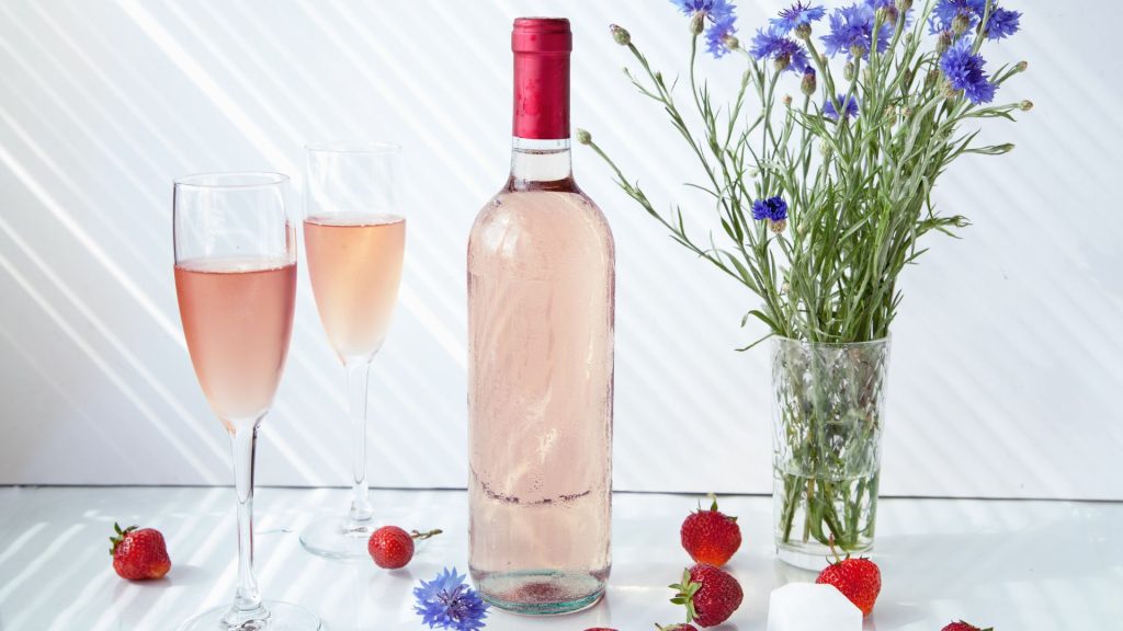 Strawberry cocktail_strawberry wallpaper for laptop