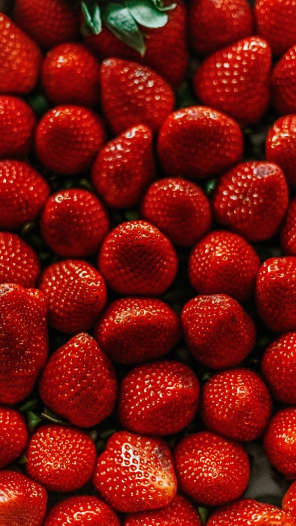 Sunlit berries strawberry wallpaper