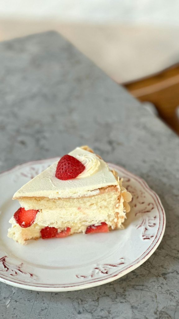 Aesthetic shortcake with strawberry in royal plate strawberry shortcake wallpaper