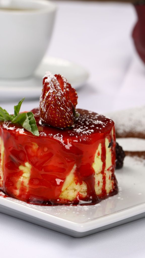 Cheese shortcake with strawberries and jam strawberry shortcake wallpaper