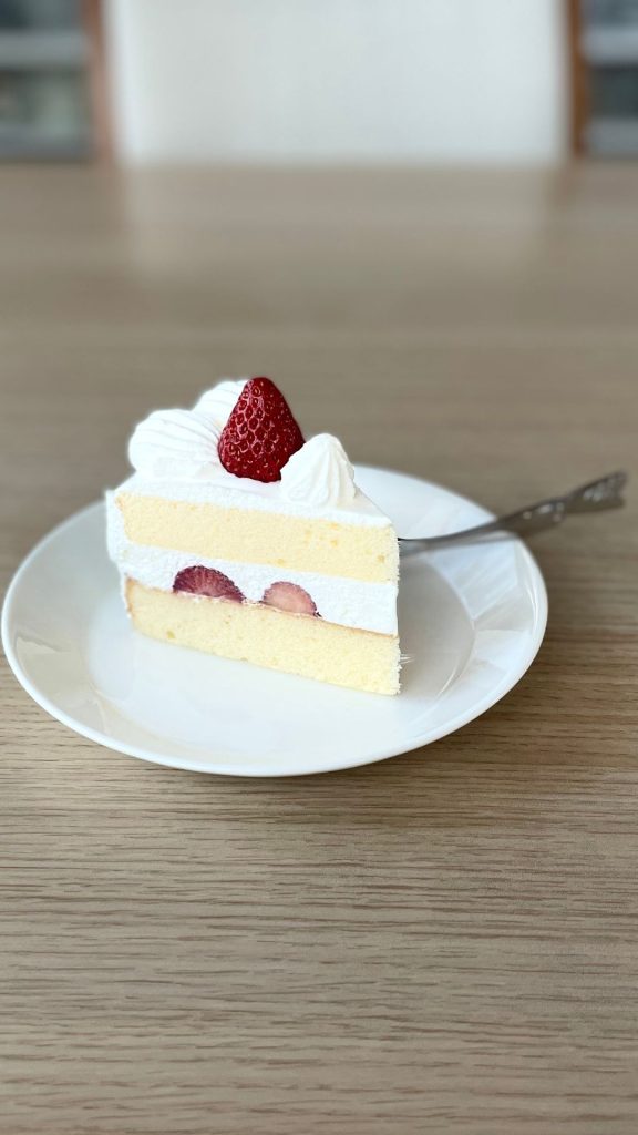 Cute aesthetic pink shortcake with strawberries and cream strawberry shortcake wallpaper