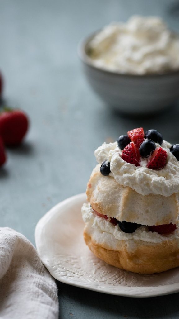 Delicious shortcake with strawberries and blueberries with blurred background strawberry shortcake wallpaper