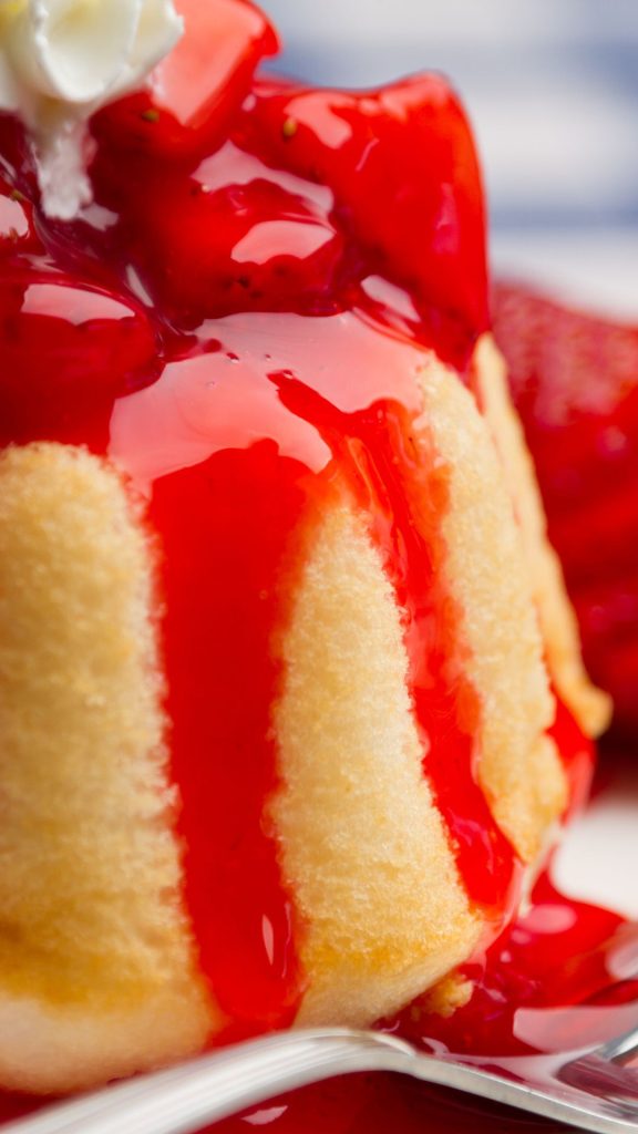 Velvety shortcake with jam and strawberries strawberry shortcake wallpaper