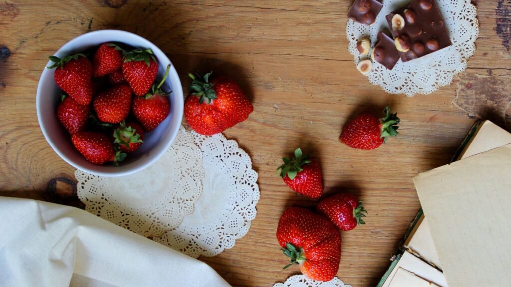 Vintage floral fruit wallpaper