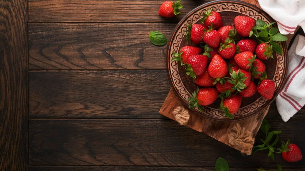 vintage strawberry wallpaper for Android