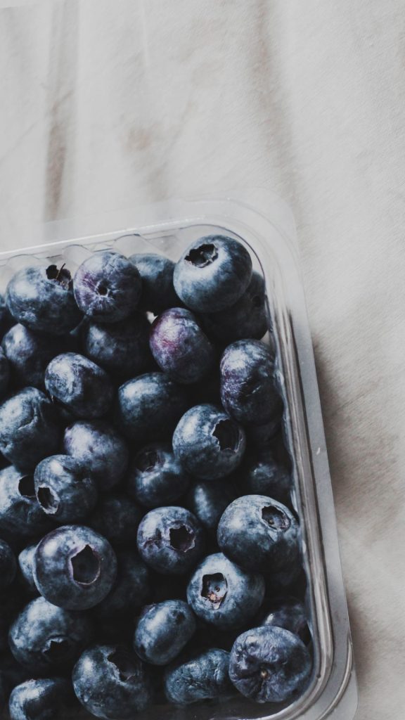 Aesthetic and minimal blueberry wallpaper