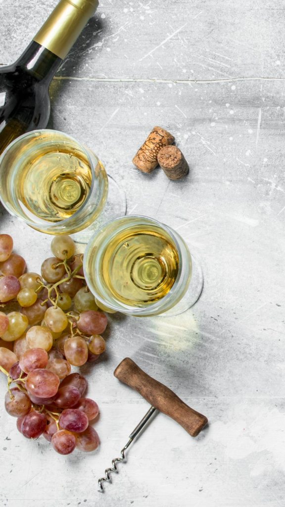 Aesthetic vine bottle purple grapes wallpaper