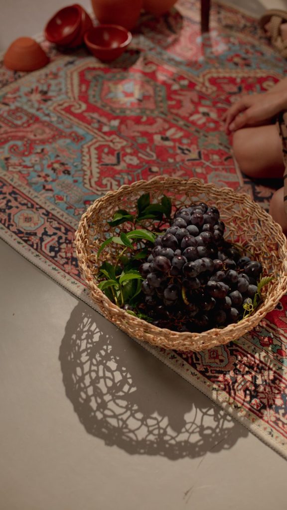 Ancient theme purple grapes wallpaper