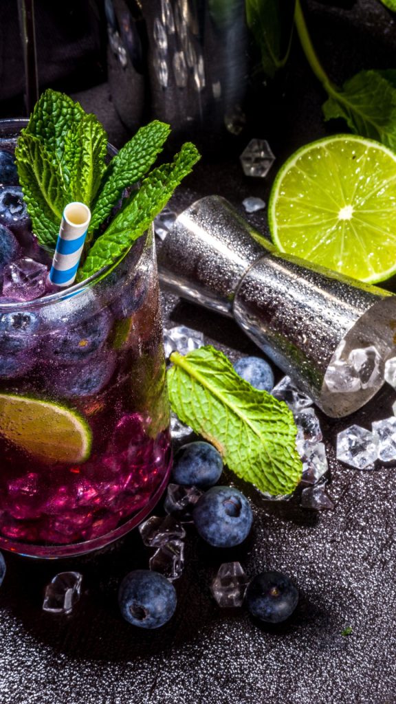Cocktail blueberry wallpaper