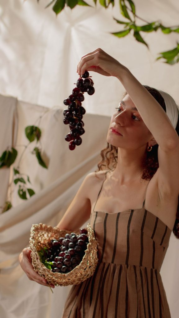 Ethnic purple grapes wallpaper