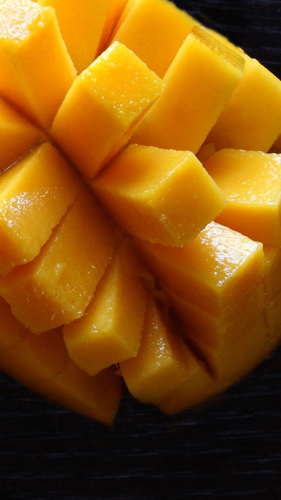 Fresh and sweet mango wallpaper