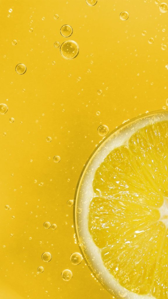 Fresh watery lemon wallpaper