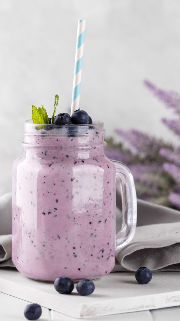 Milkshake glass blueberry wallpaper