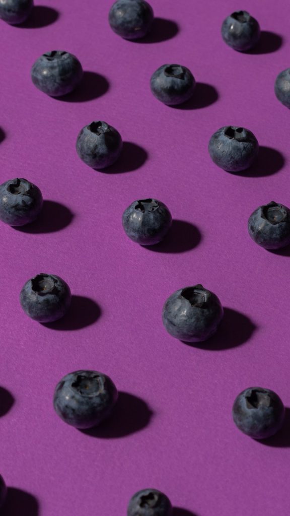Minimal blueberry wallpaper