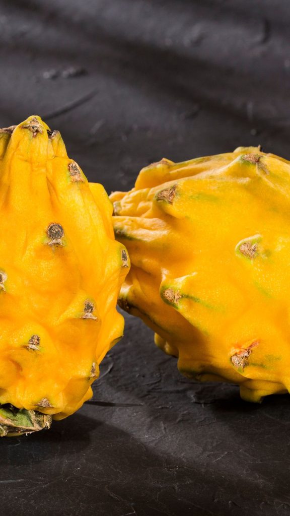 Minimal yellow dragon fruit wallpaper