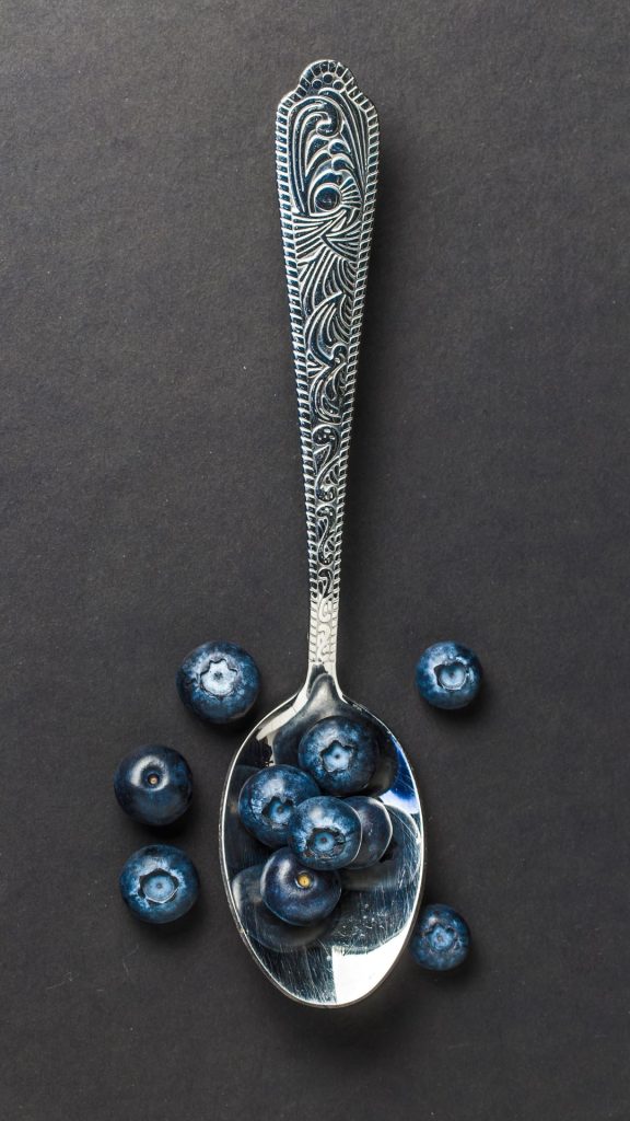 Royalistic blueberry wallpaper