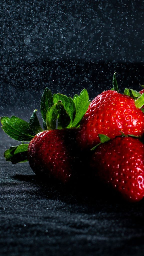 Strawberries with black dewy background beautiful strawberry wallpapers