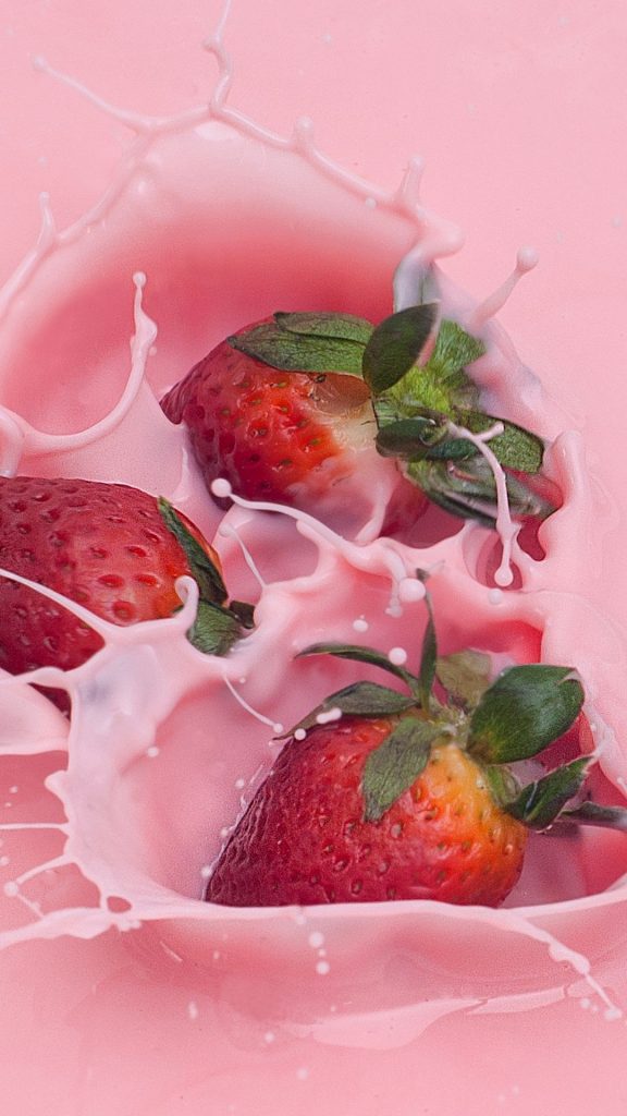 Strawberries with splashing milk beautiful strawberry wallpapers