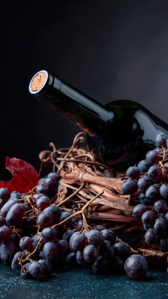 Sweet purple grapes wallpaper