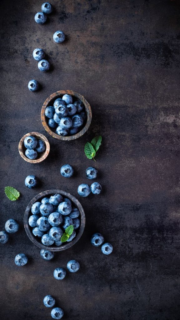 Vintage themed blueberry wallpaper