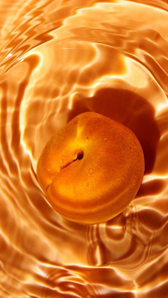 Watery peach wallpaper