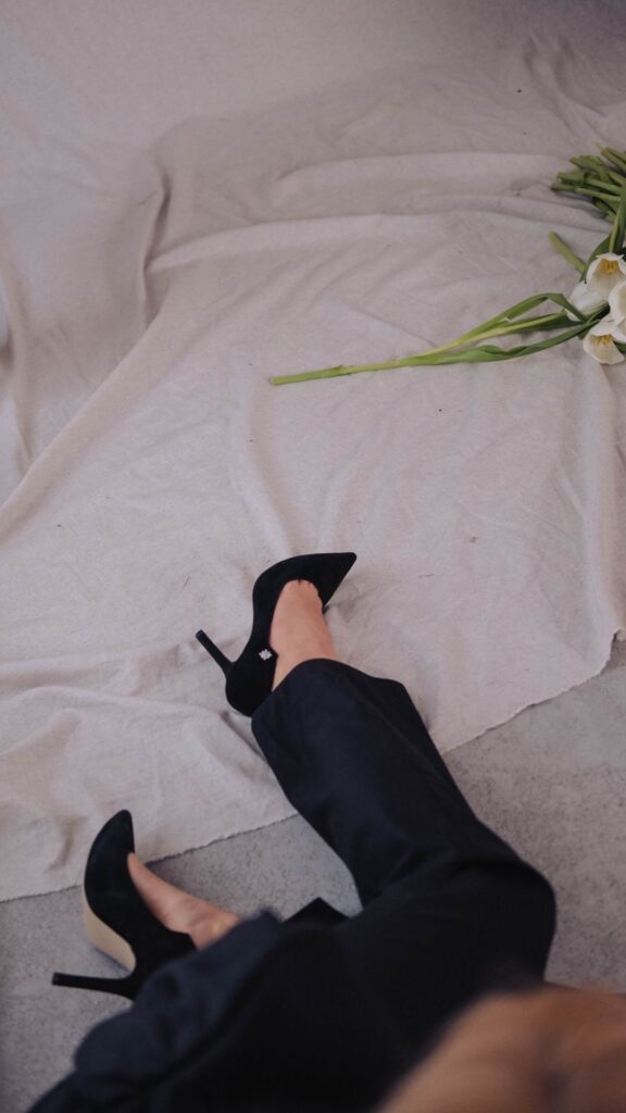 black heels vintage iphone wallpaper