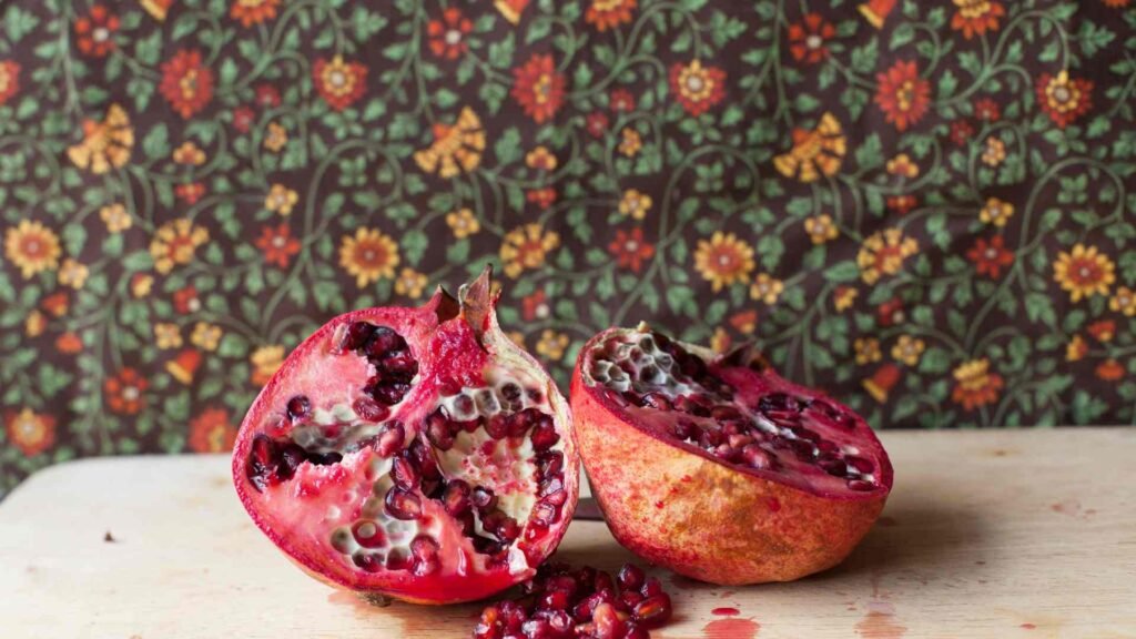 Artistic pomegranate wallpaper for smartphones