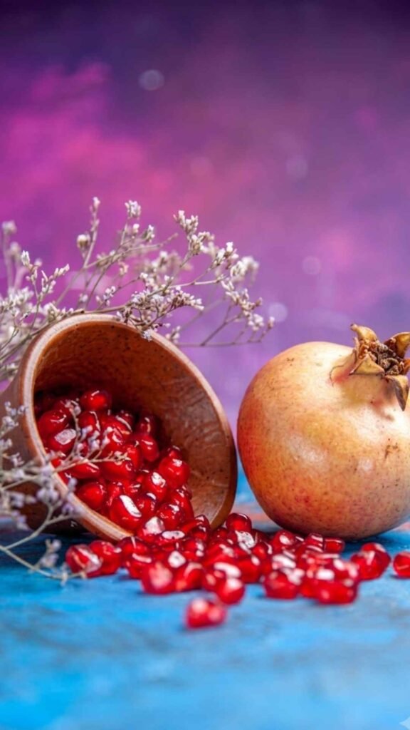 Beautiful pomegranate fruit photography wallpaper