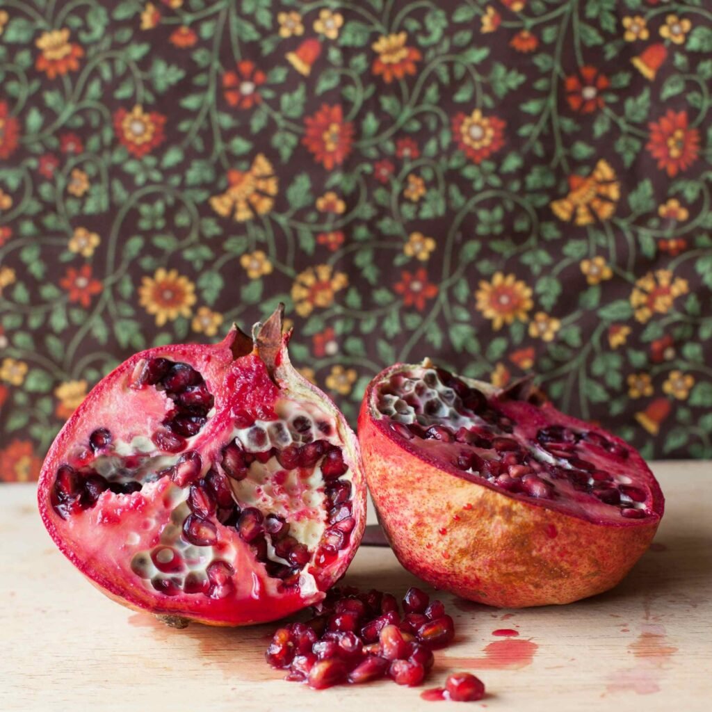 Close-up pomegranate seeds wallpaper
