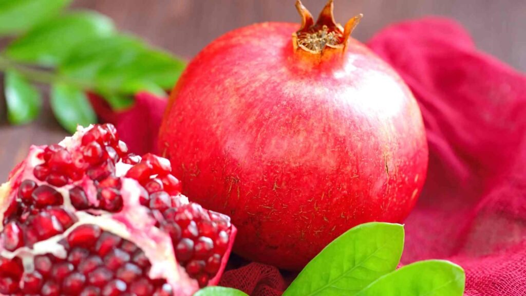 Colorful pomegranate slice wallpaper